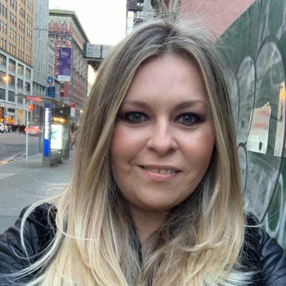 Meet your Posher, Iwona - Picture 1 of 1